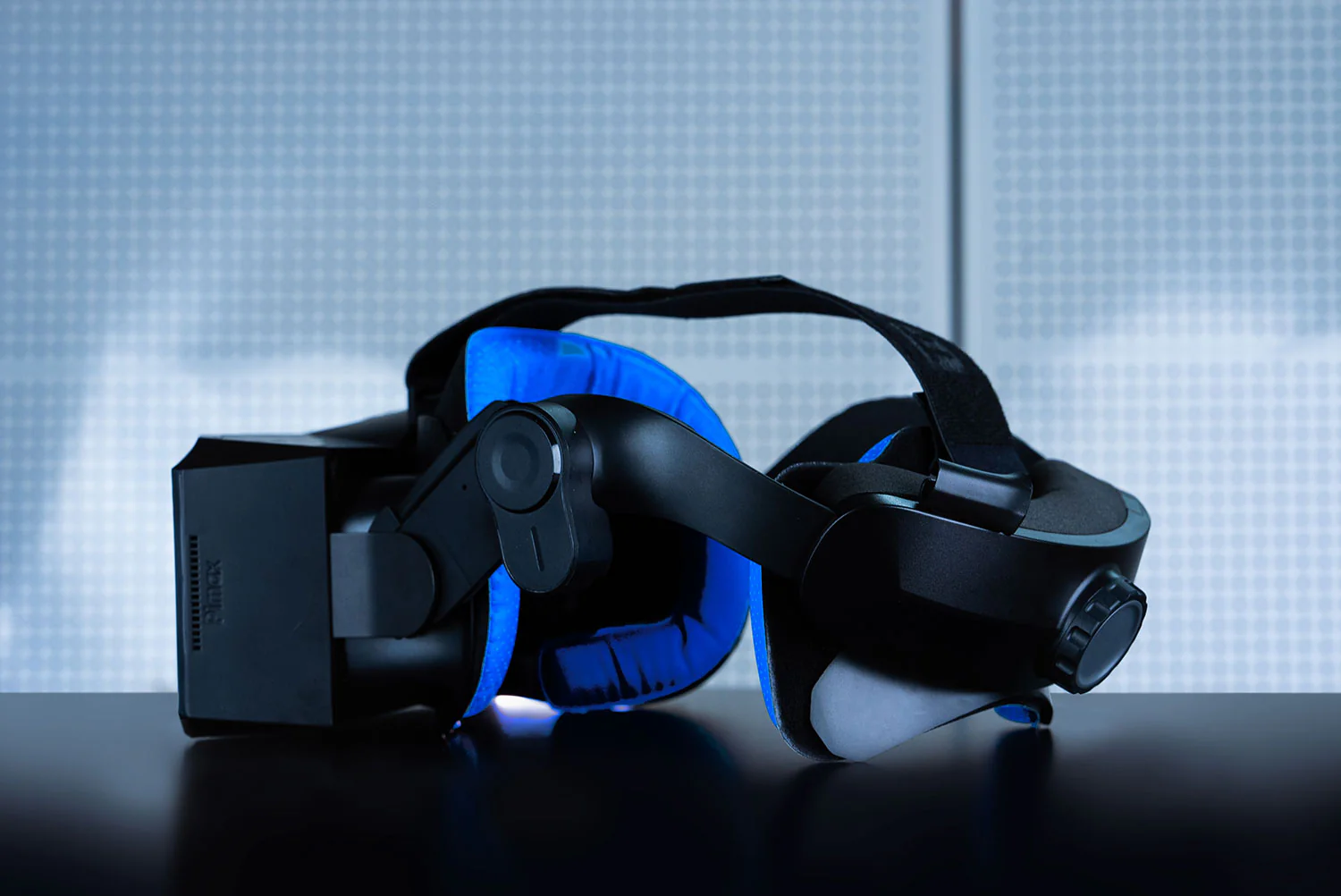 Pimax Crystal Light - 1 Year Anniversary Edition with Studioform Creative, with controllers-US only - Image 3