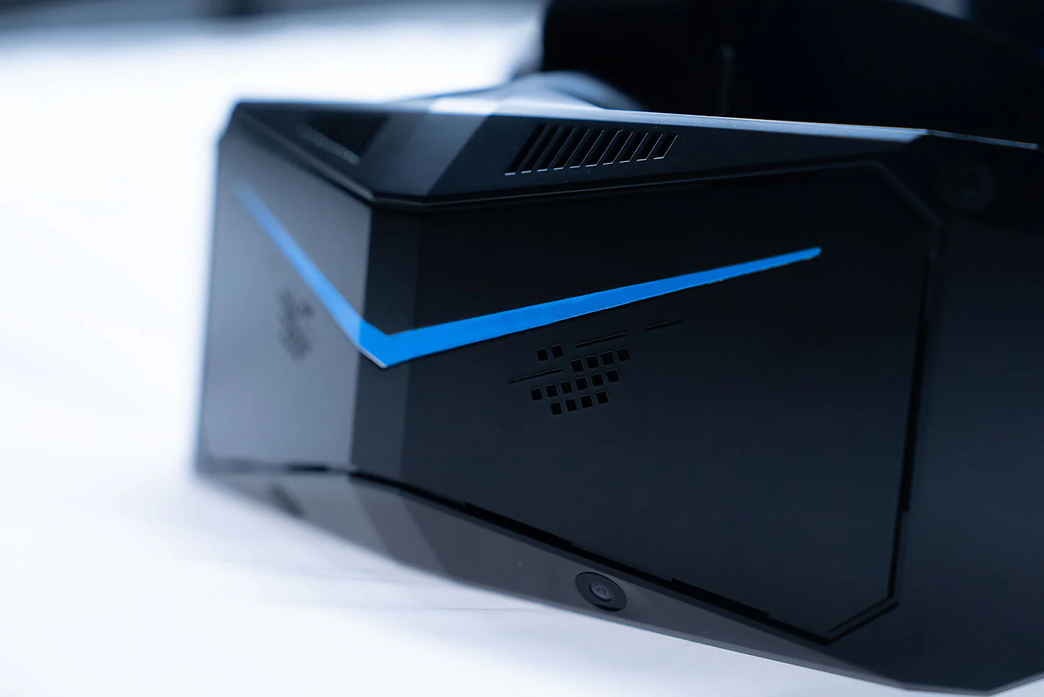 Pimax Crystal Light - 1 Year Anniversary Edition with Studioform Creative, with controllers-US only - Image 4