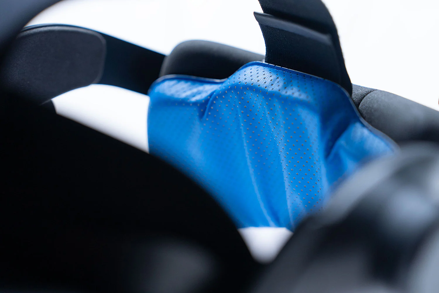 Pimax Crystal Light - 1 Year Anniversary Edition with Studioform Creative, with controllers-US only - Image 5